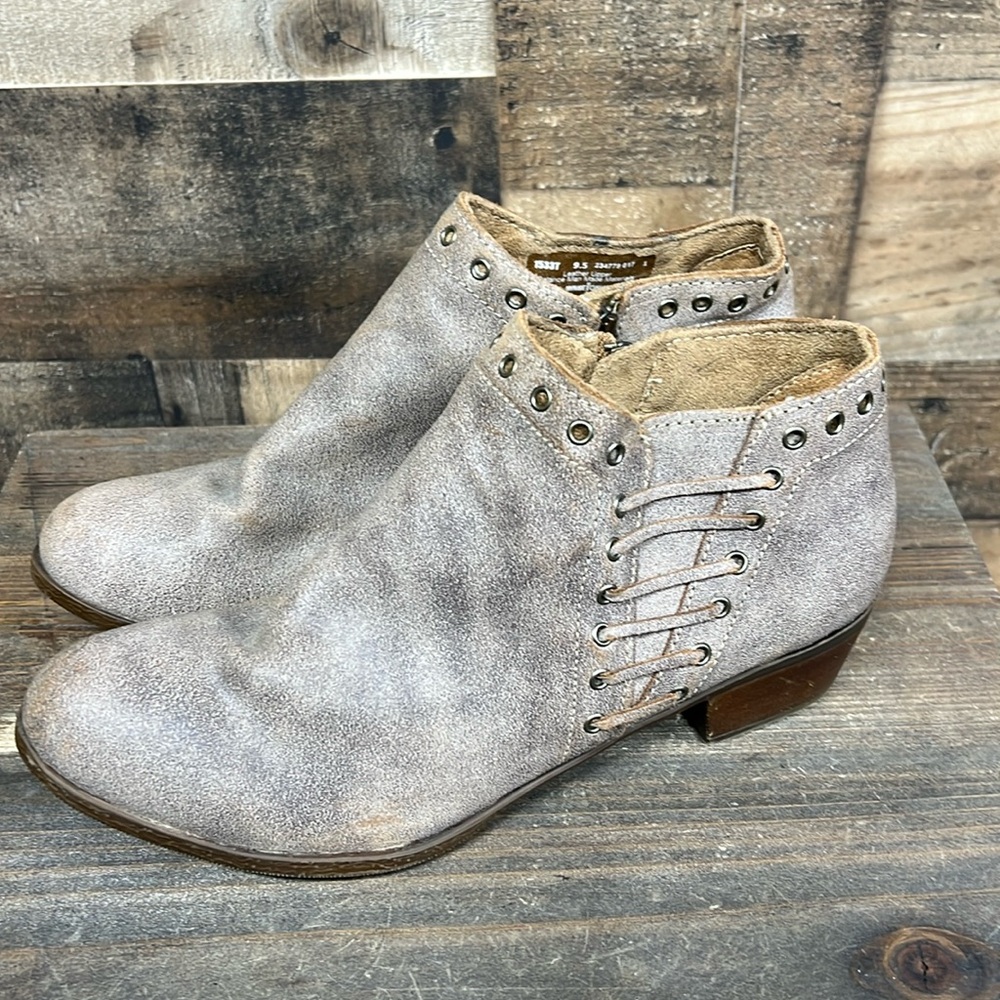 Minnetonka Brenna Vintage‎ Brown Boot Bootie Distressed Leather Women's Size 9.5
